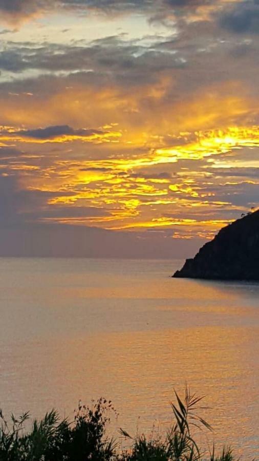 Un Gioiello Con Vista Mare Villa Moneglia Buitenkant foto